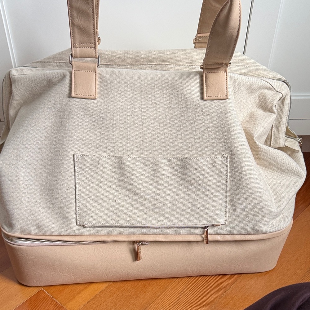 Beis Weekender Bag - image 8